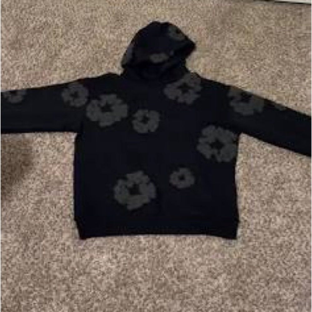 Denim tears with black flowers Medium •firesale 🔥 •same day shipping 🚀